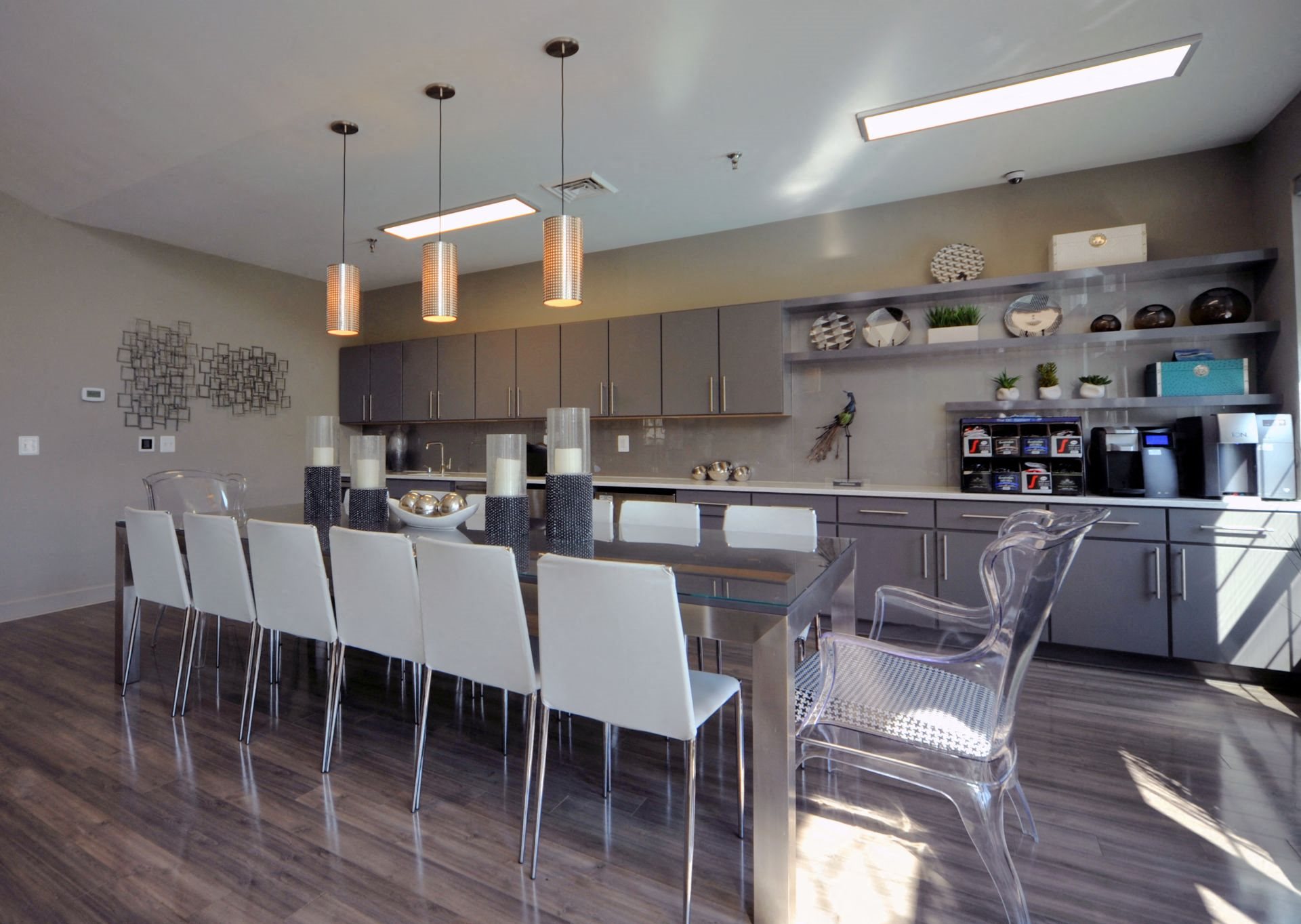 Amenities Resident Club at MetroPlace at Town Center 4300 Telfair Blvd. Camp Springs Maryland